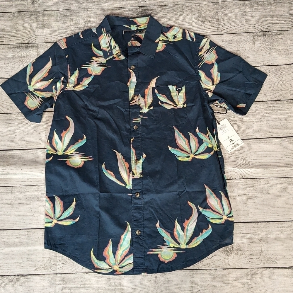 Billabong sunday's navy button down shirt size small